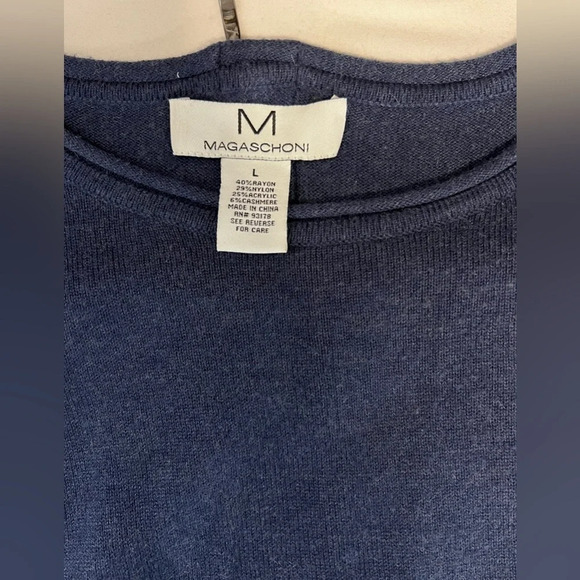 MAGASCHONI Navy Blue scoop neck sweater size L. - Picture 13 of 14